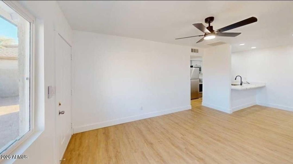 2739 E Tamarisk Avenue - Photo 1