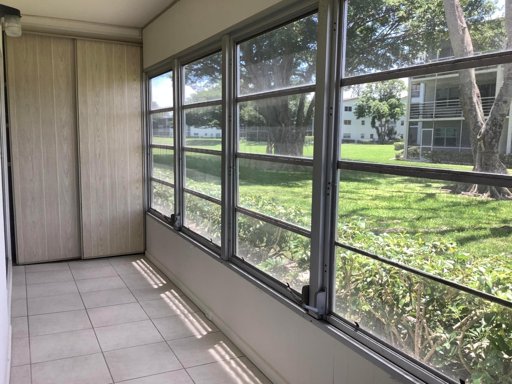 560 Fanshaw - Photo 19