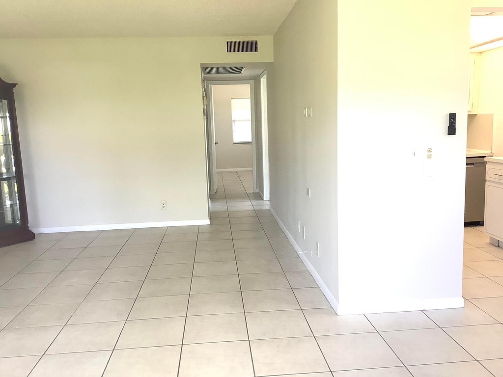 560 Fanshaw - Photo 11