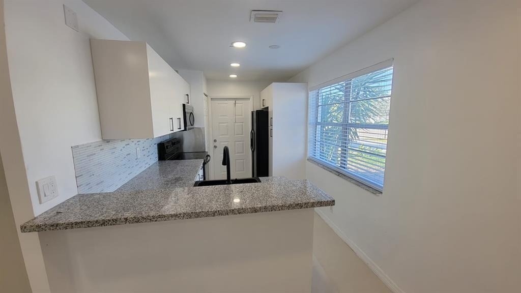 831 Nw 14th Way - Photo 6