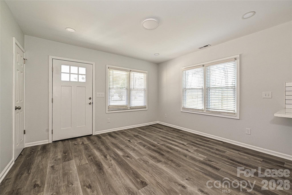 1935 Irma Street - Photo 2