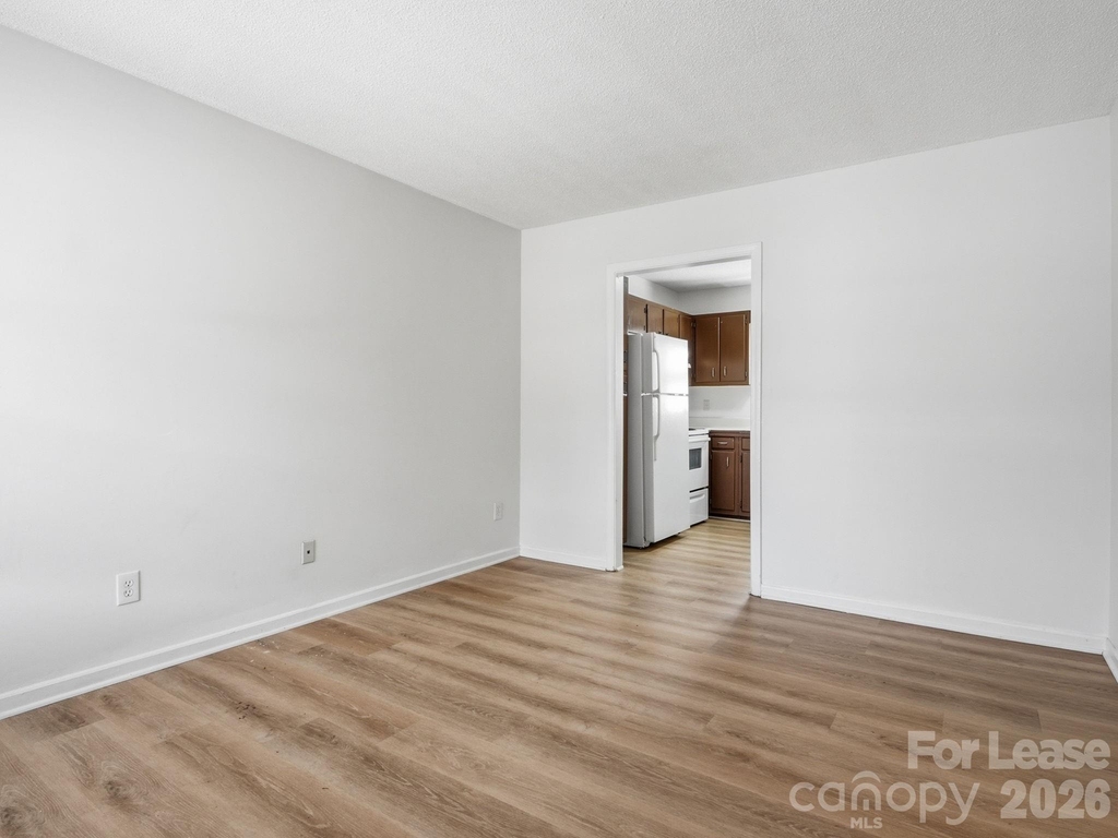 268 Ne Church Street N - Photo 6