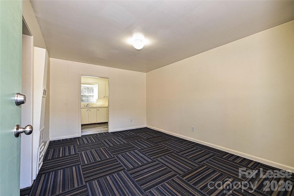 260 Ne Church Street N - Photo 1
