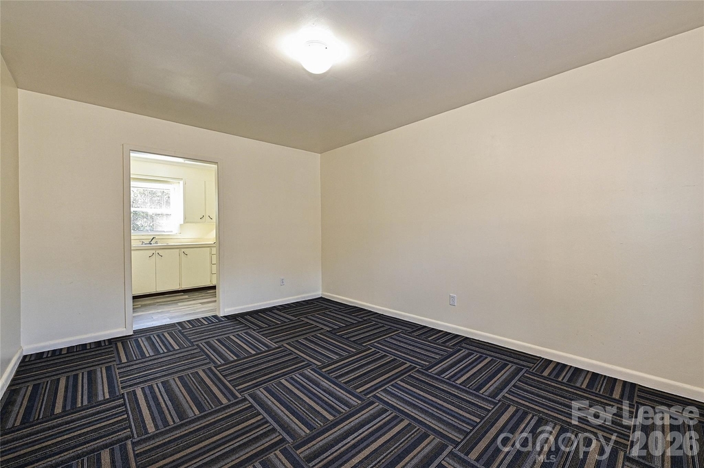 260 Ne Church Street N - Photo 6