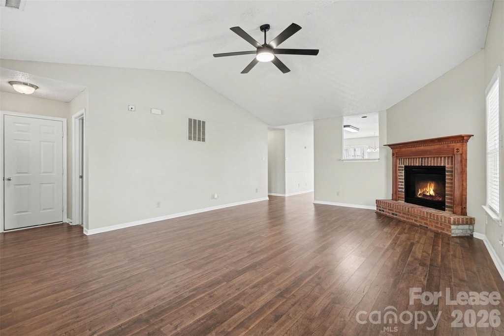 836 Chastain Avenue - Photo 5