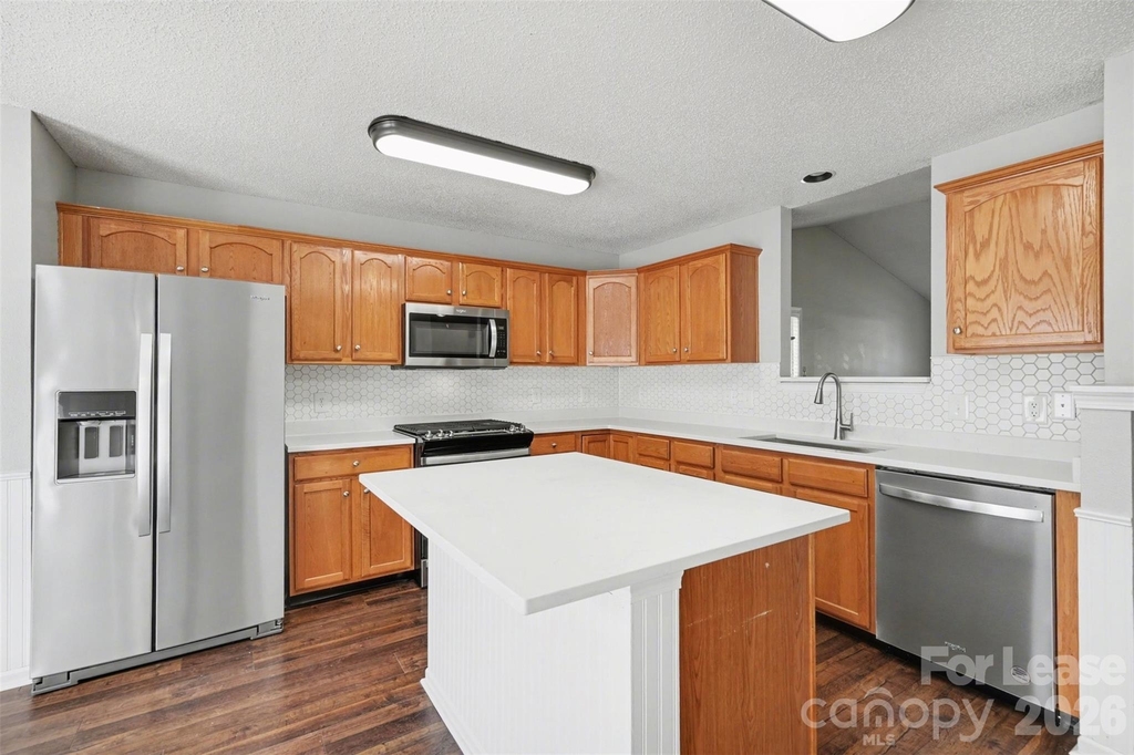 836 Chastain Avenue - Photo 8