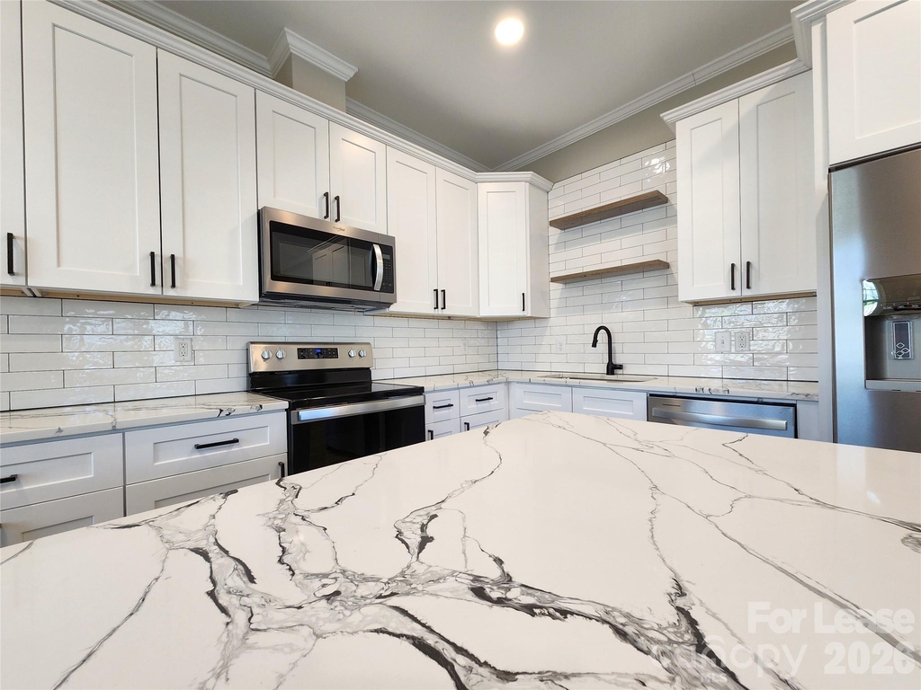 411 W 6th Avenue - Photo 4