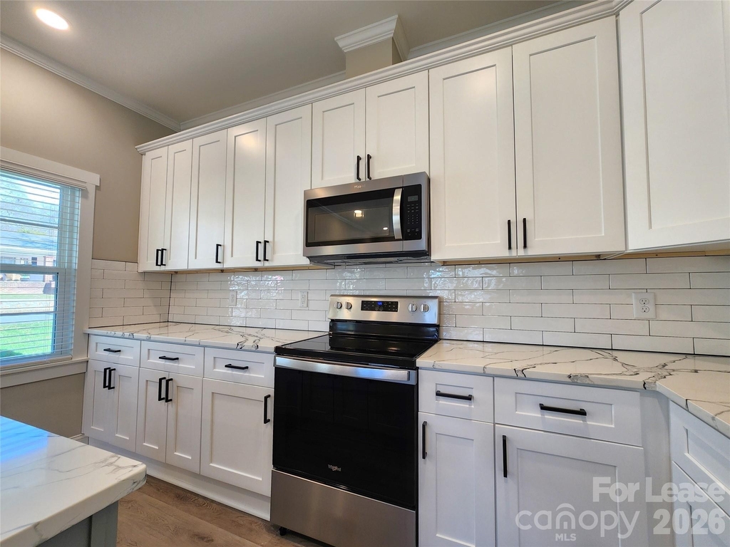 411 W 6th Avenue - Photo 5