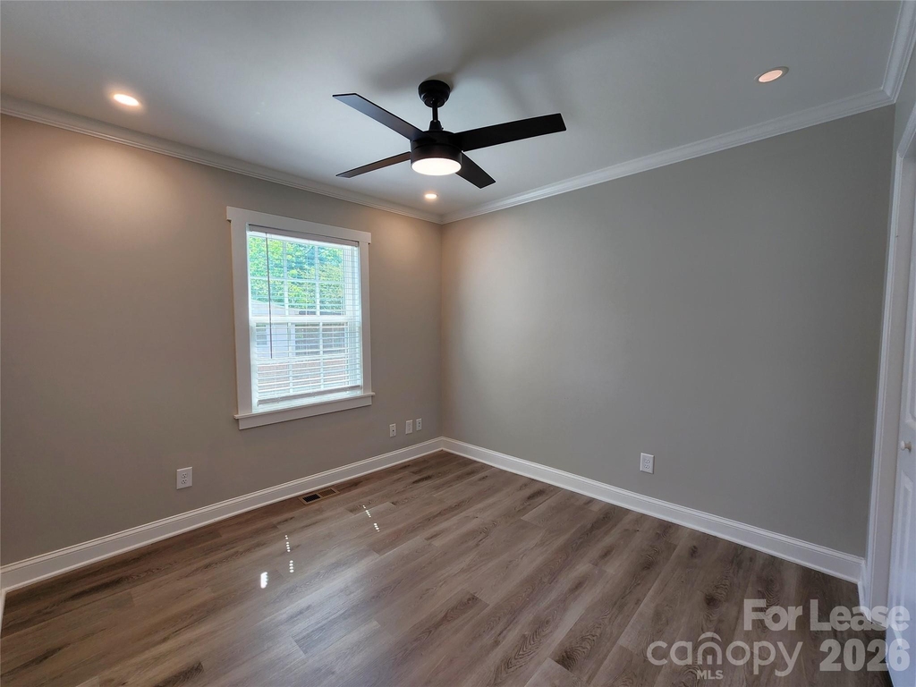 411 W 6th Avenue - Photo 8