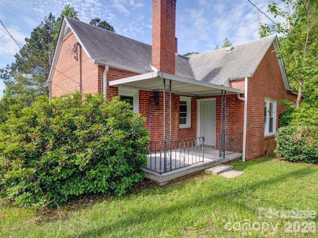 720 S Main Street - Photo 0