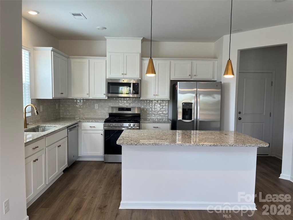 1014 Overbrook Place - Photo 2
