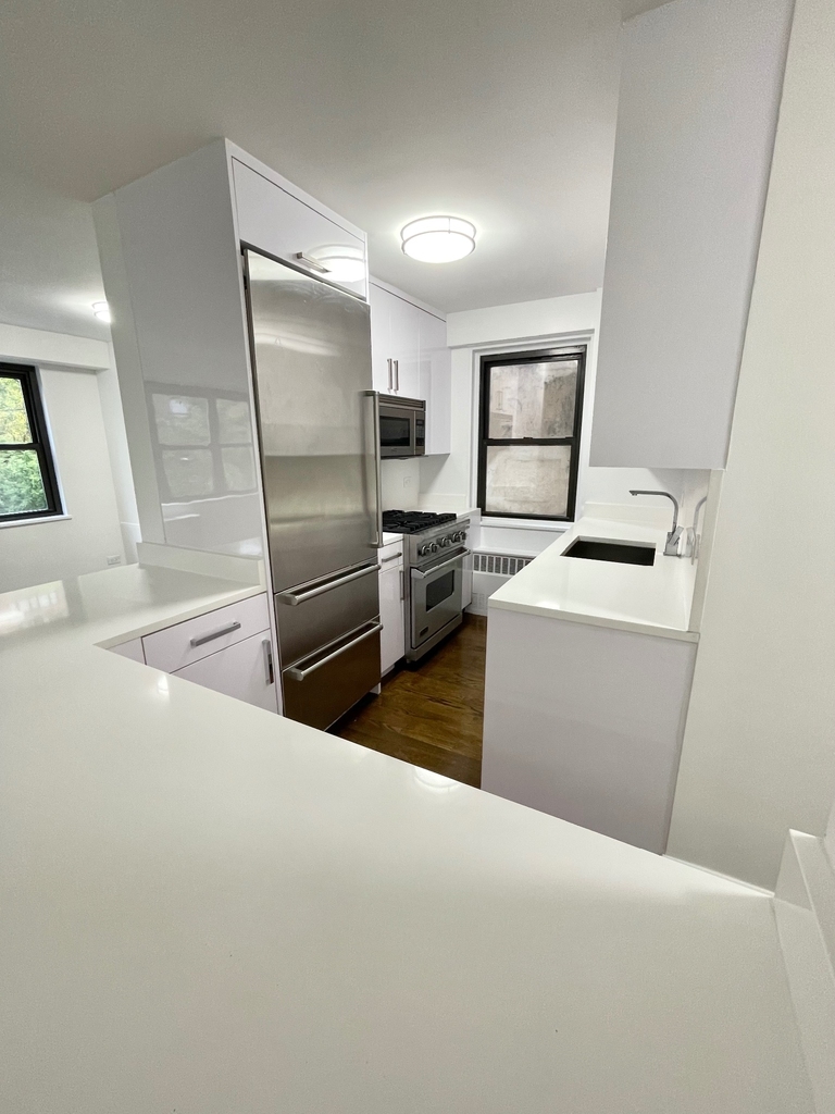 East 16th Street - Photo 1