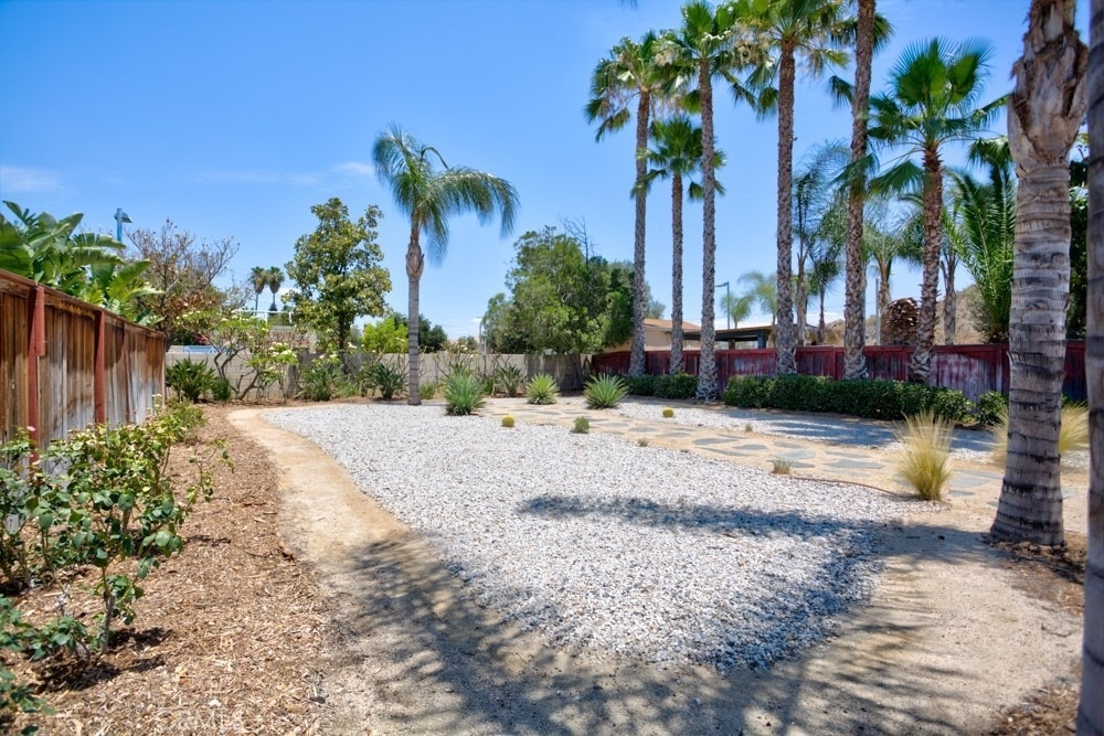 14794 Goldenrain - Photo 48