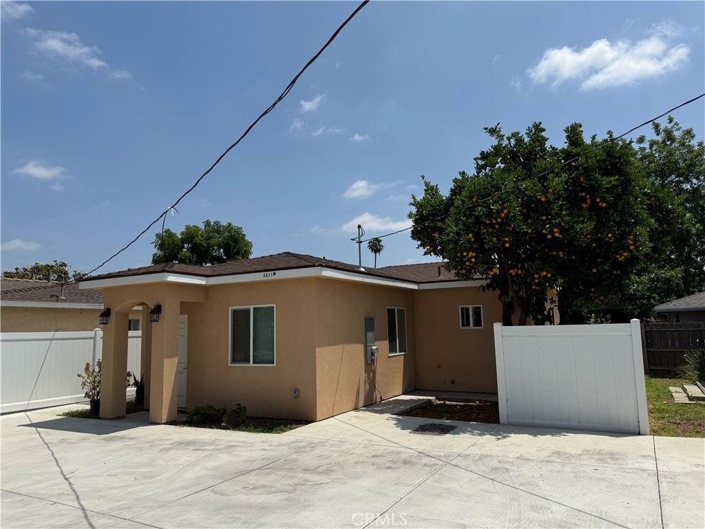 4831 Fiesta Ave Unit B - Photo 1