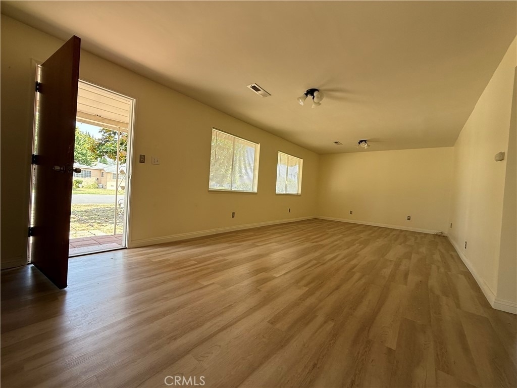 4831 Fiesta Ave - Photo 10