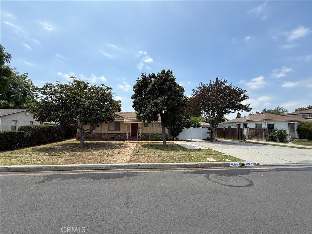 4831 Fiesta Ave - Photo 0