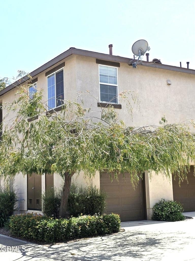 3319 N Ventura Road - Photo 0