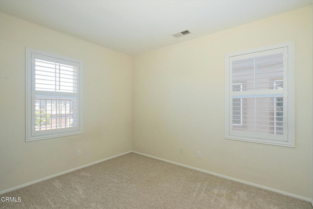 326 Lakeview Court - Photo 17