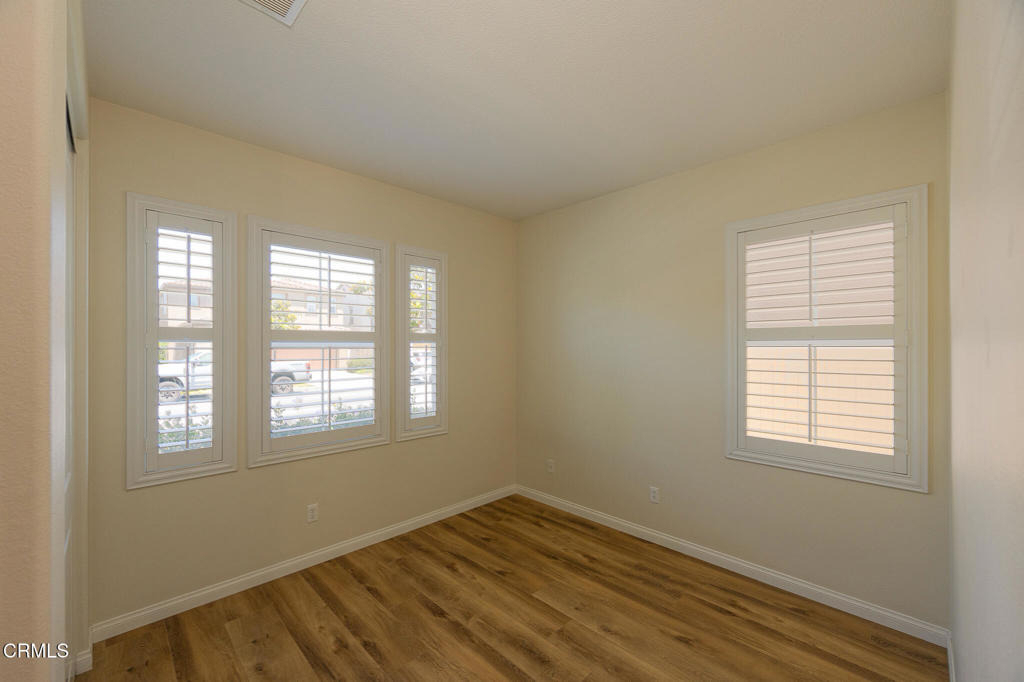 326 Lakeview Court - Photo 7
