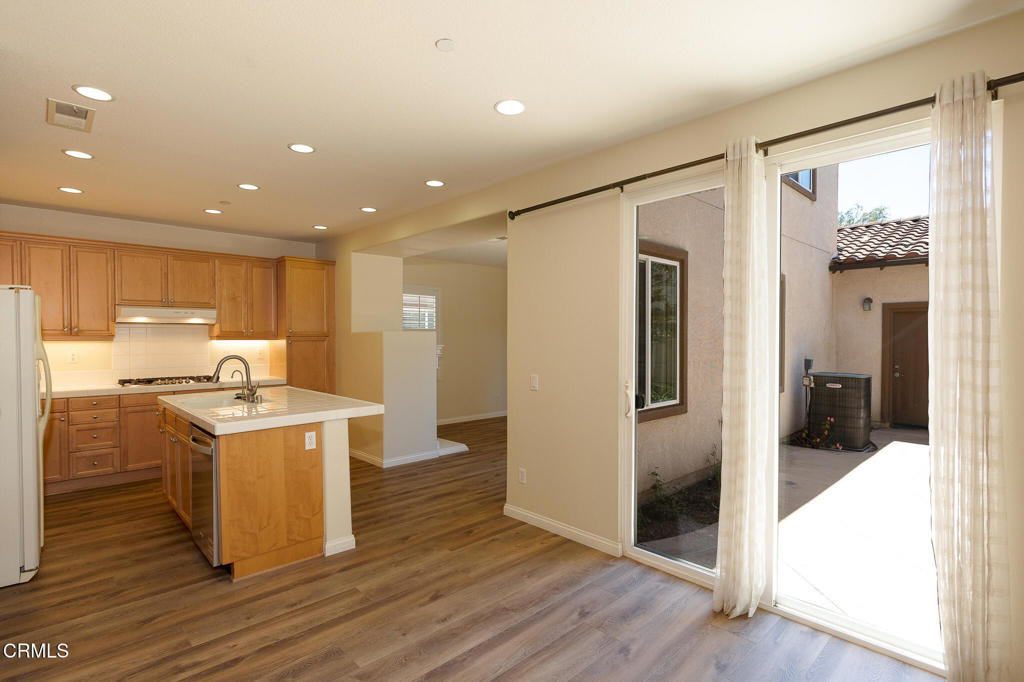 326 Lakeview Court - Photo 1