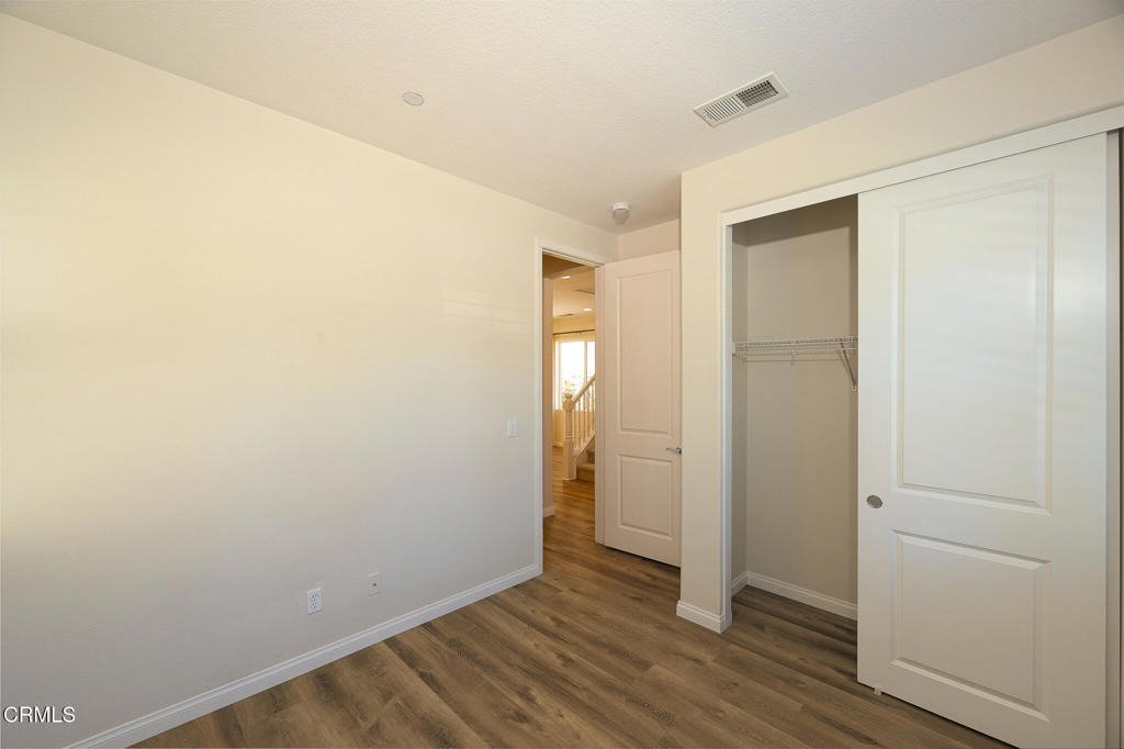 326 Lakeview Court - Photo 8