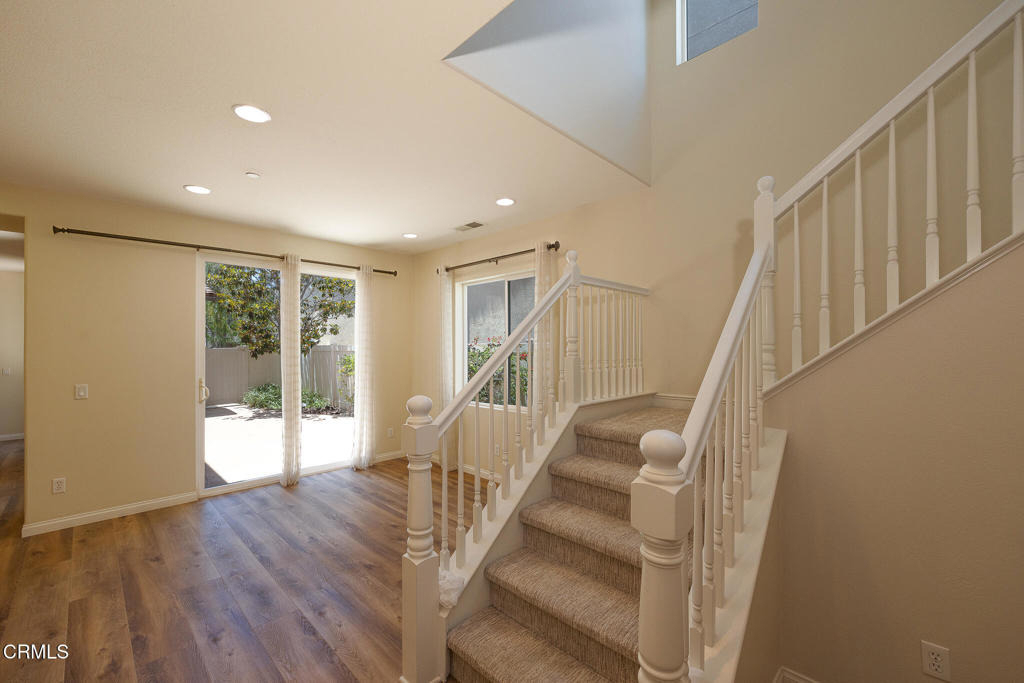 326 Lakeview Court - Photo 10