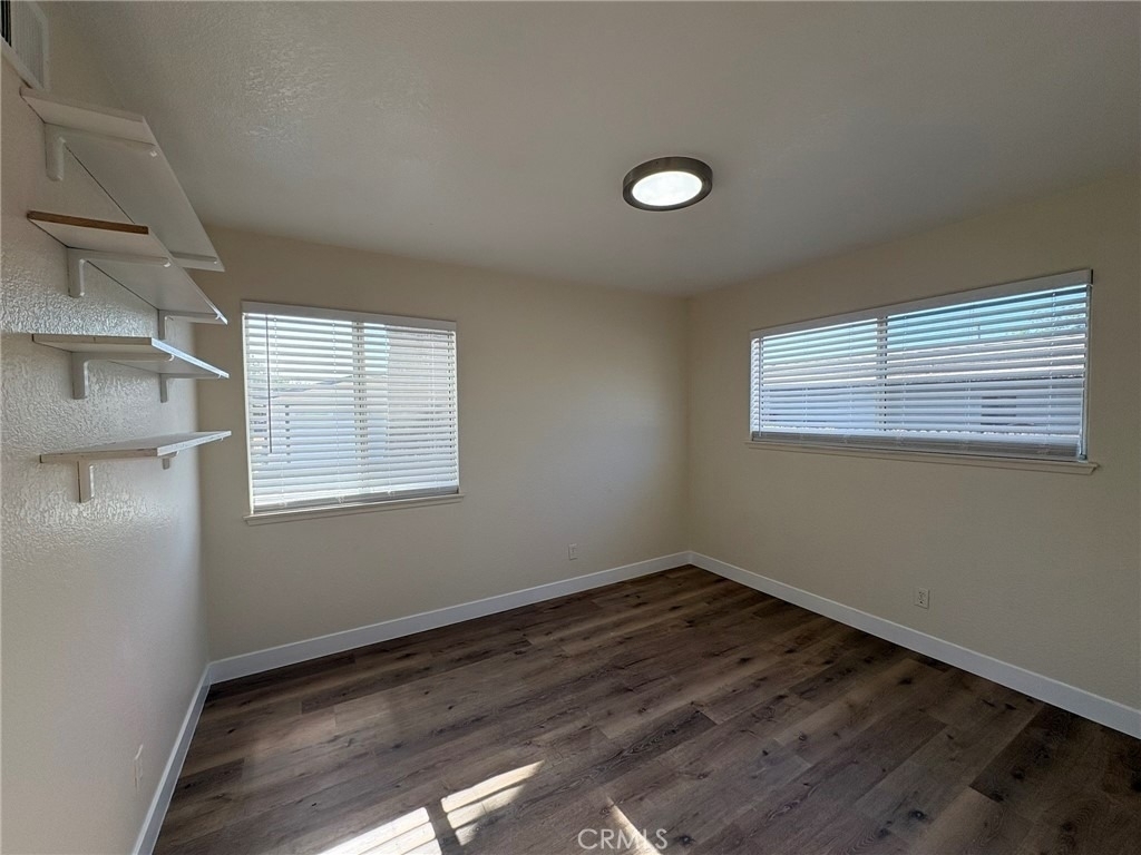 13233 East End Ave - Photo 8