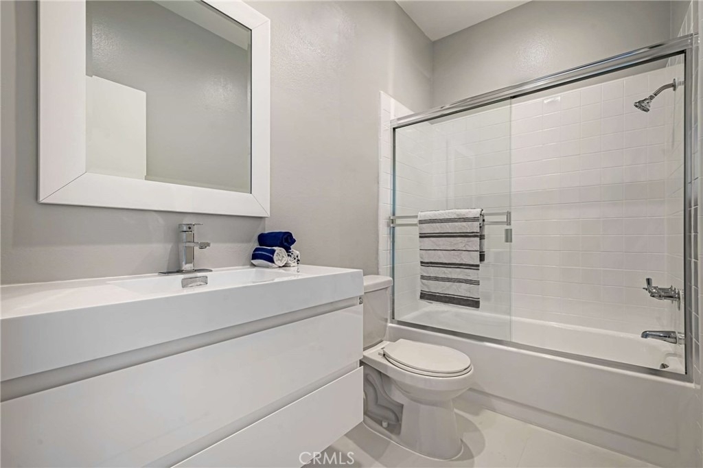 6323 Reseda Boulevard - Photo 5