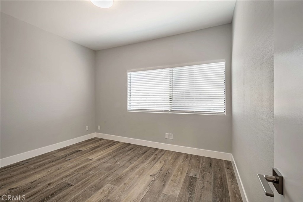 6323 Reseda Boulevard - Photo 3