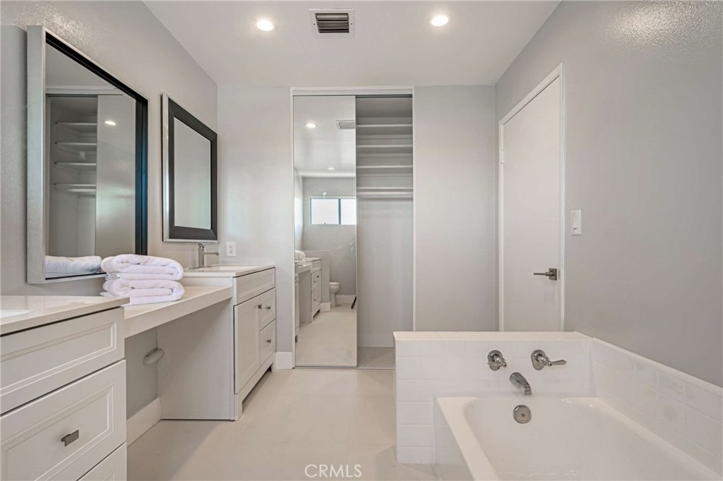 6323 Reseda Boulevard - Photo 17