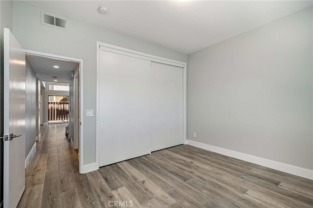 6323 Reseda Boulevard - Photo 4
