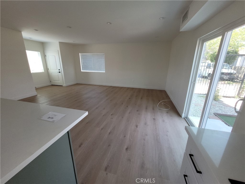11864 Borden Avenue - Photo 18