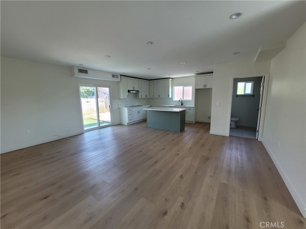 11864 Borden Avenue - Photo 5