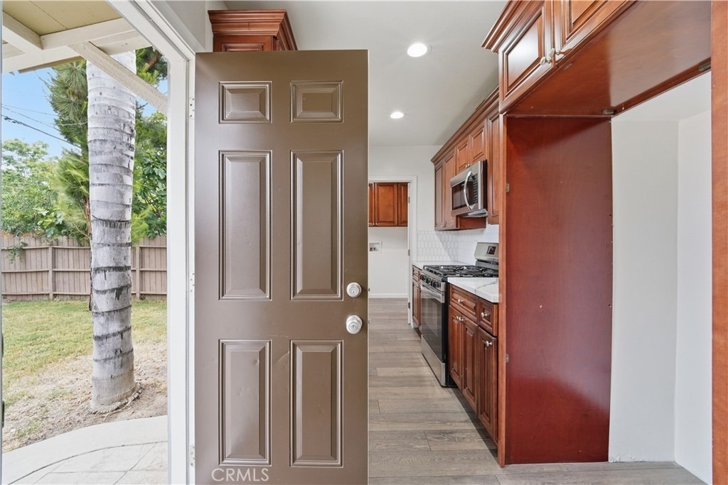 7620 Variel Avenue - Photo 7