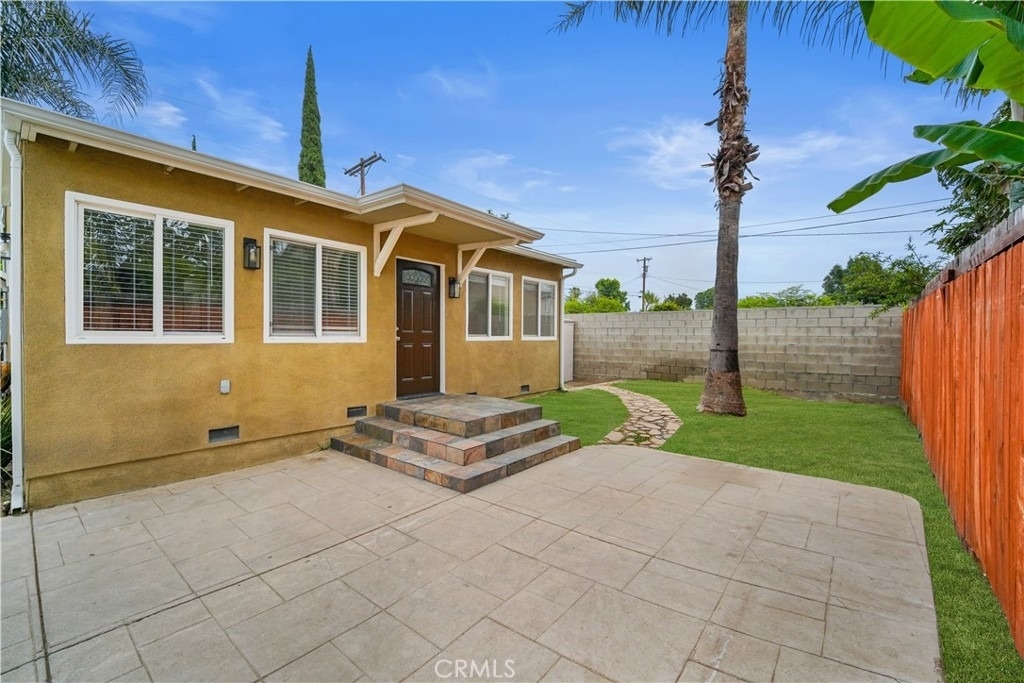 7620 Variel Avenue - Photo 2