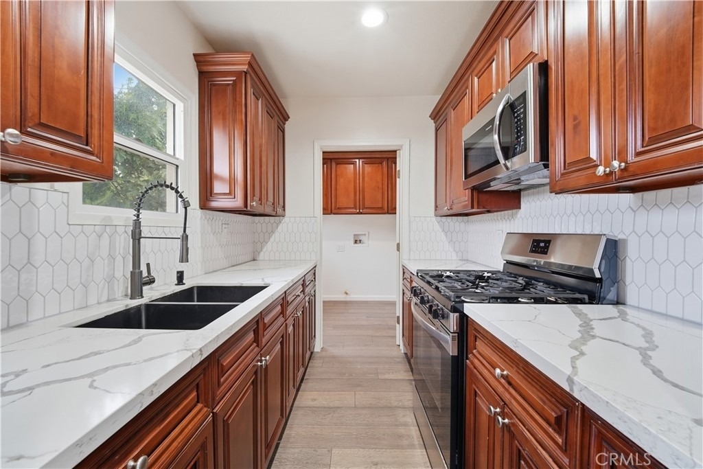 7620 Variel Avenue - Photo 8