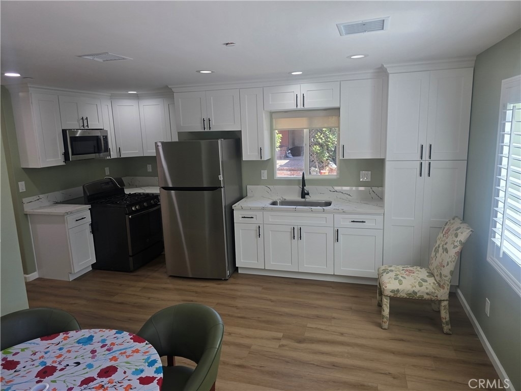 421 W Lexington - Photo 5