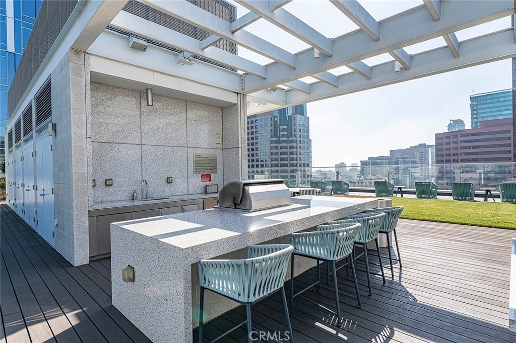 877 Francisco - Photo 2