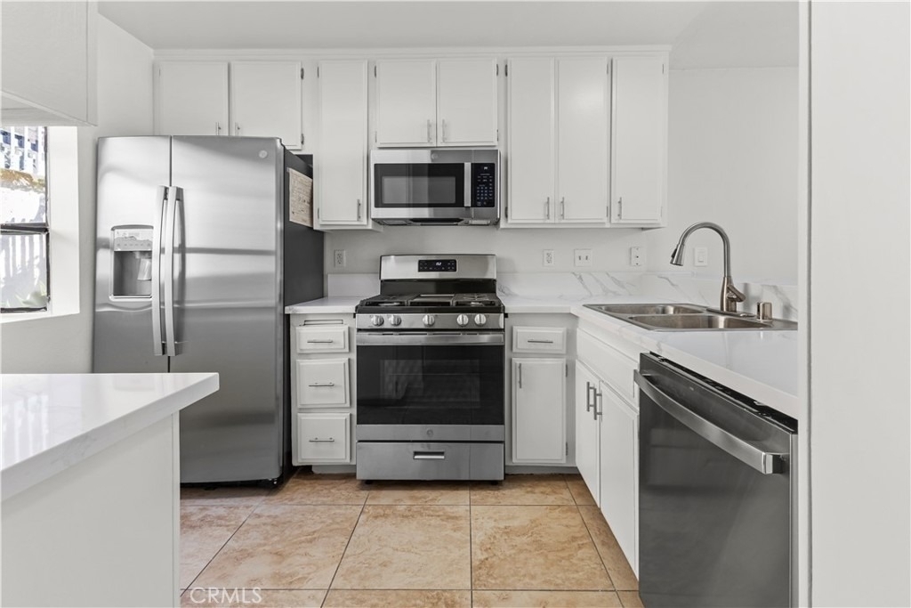 12750 Centralia Street - Photo 2