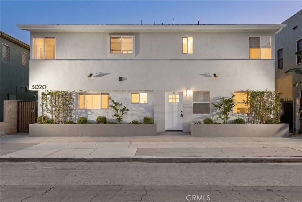 3020 E 3rd - Photo 3