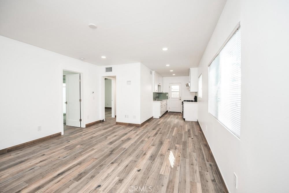 555 N Olive Street - Photo 2