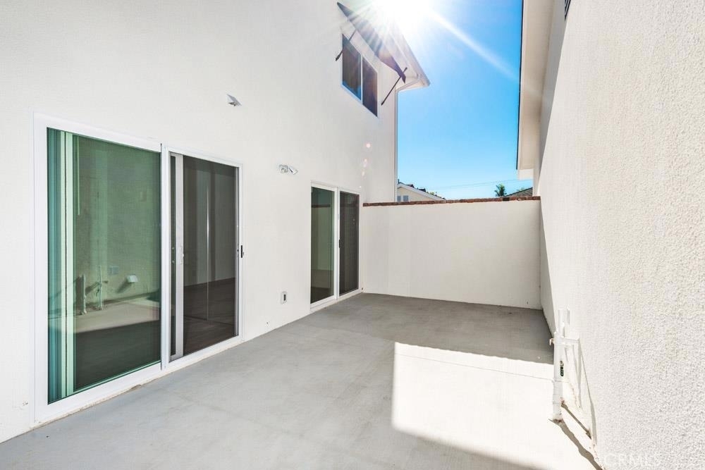 555 N Olive Street - Photo 7