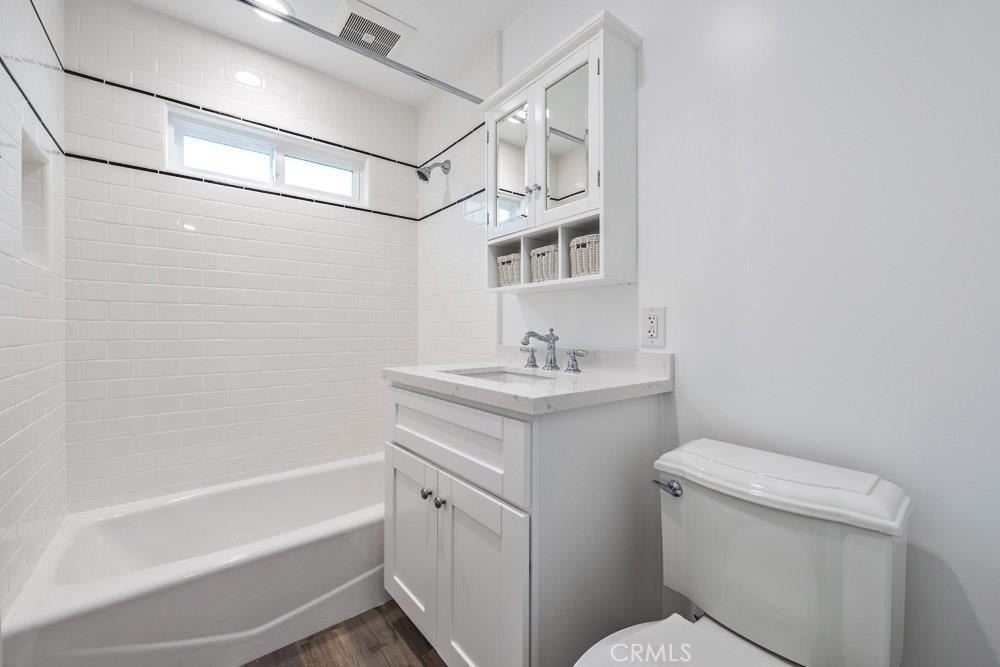 555 N Olive Street - Photo 8