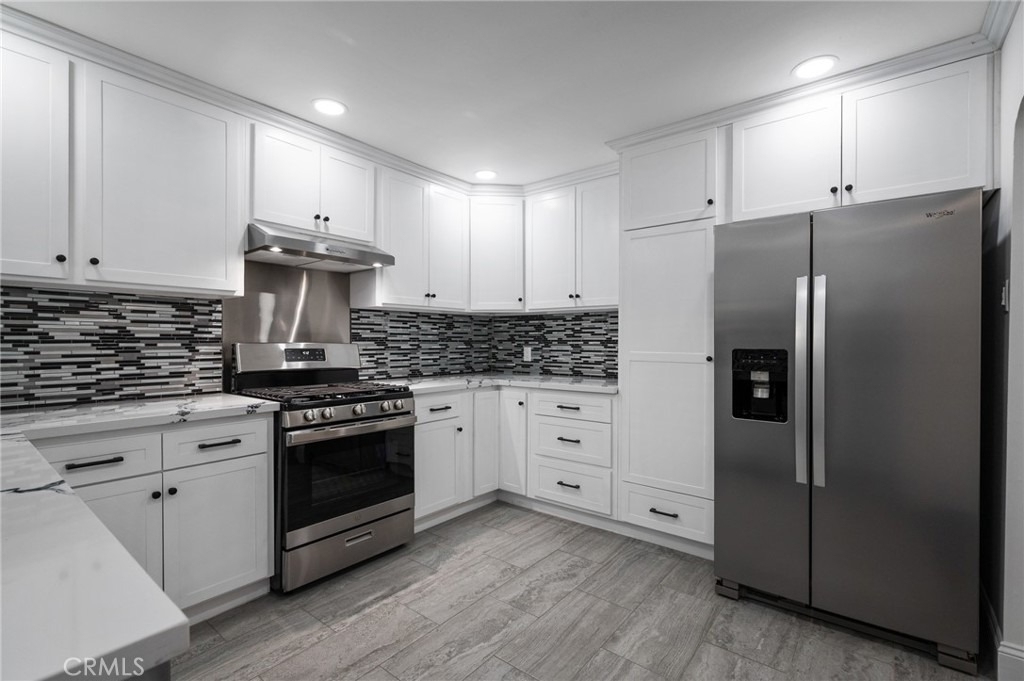 2023 Border Avenue - Photo 18