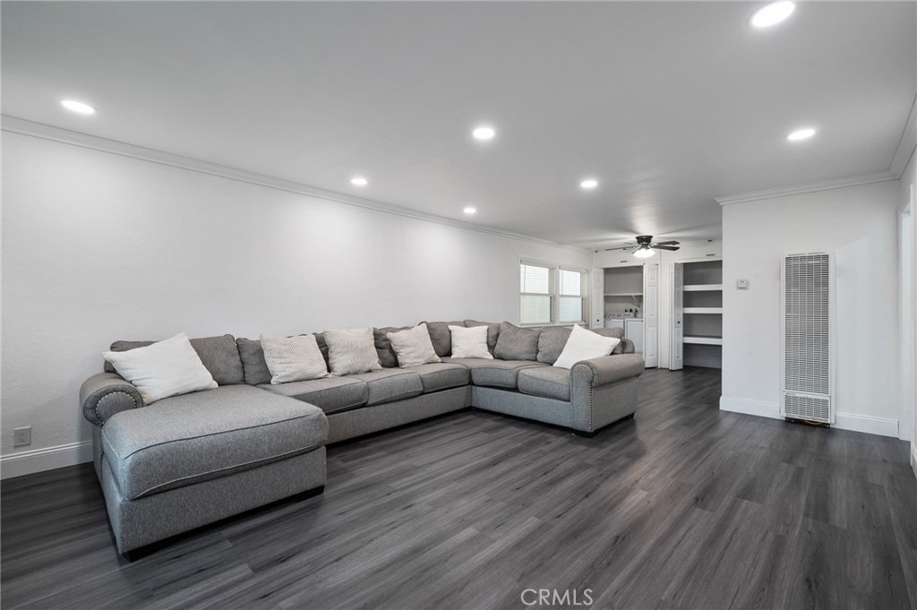 2023 Border Avenue - Photo 9