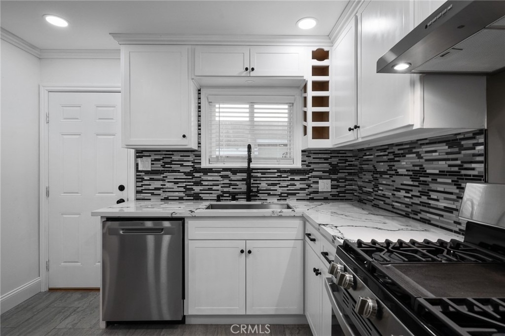 2023 Border Avenue - Photo 19