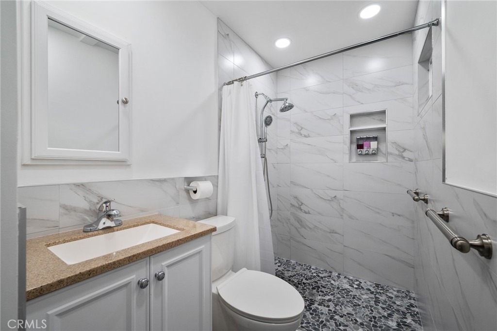 2023 Border Avenue - Photo 32