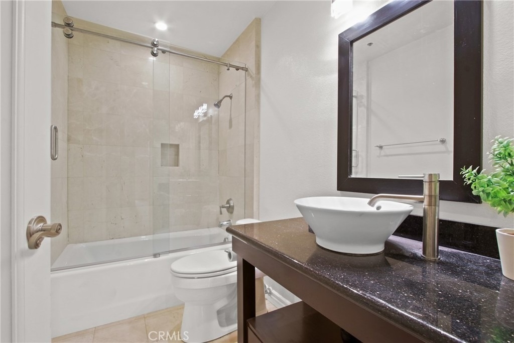 121 S Hope Street - Photo 9