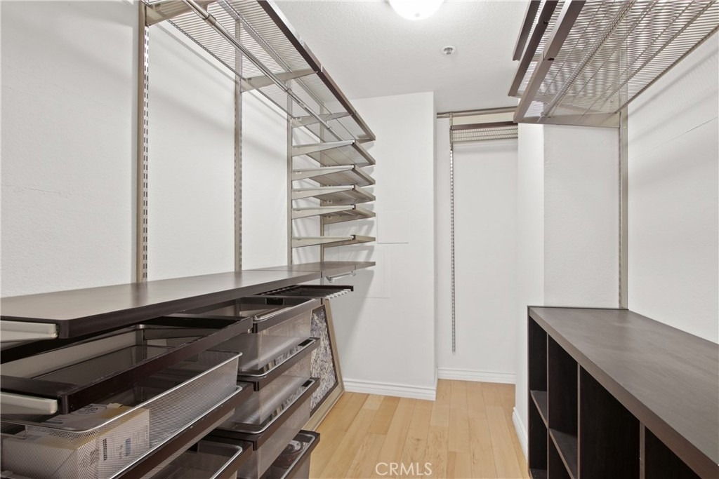 121 S Hope Street - Photo 5