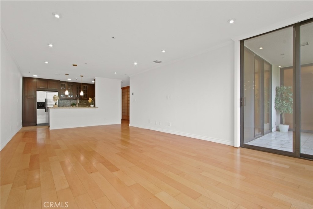 121 S Hope Street - Photo 6